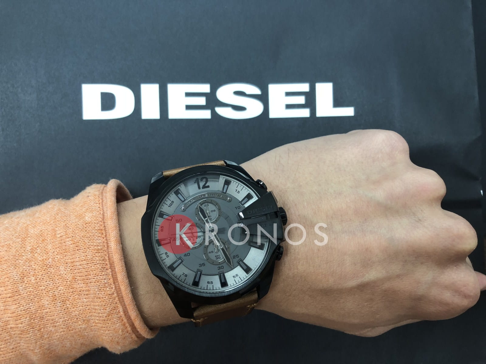 Diesel Diesel Mega Chief DZ4463  — детали корпуса и кожаный