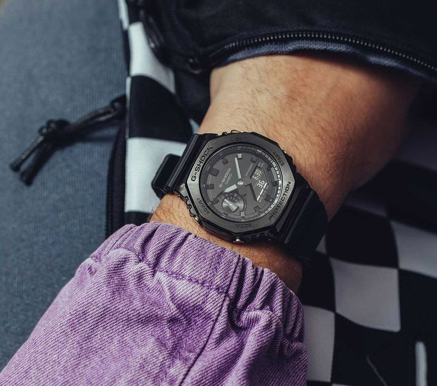 Casio Casio G-Shock GM-2100BB-1ADR (GM-2100BB-1A) GM, наручные мужские часы фото под углом