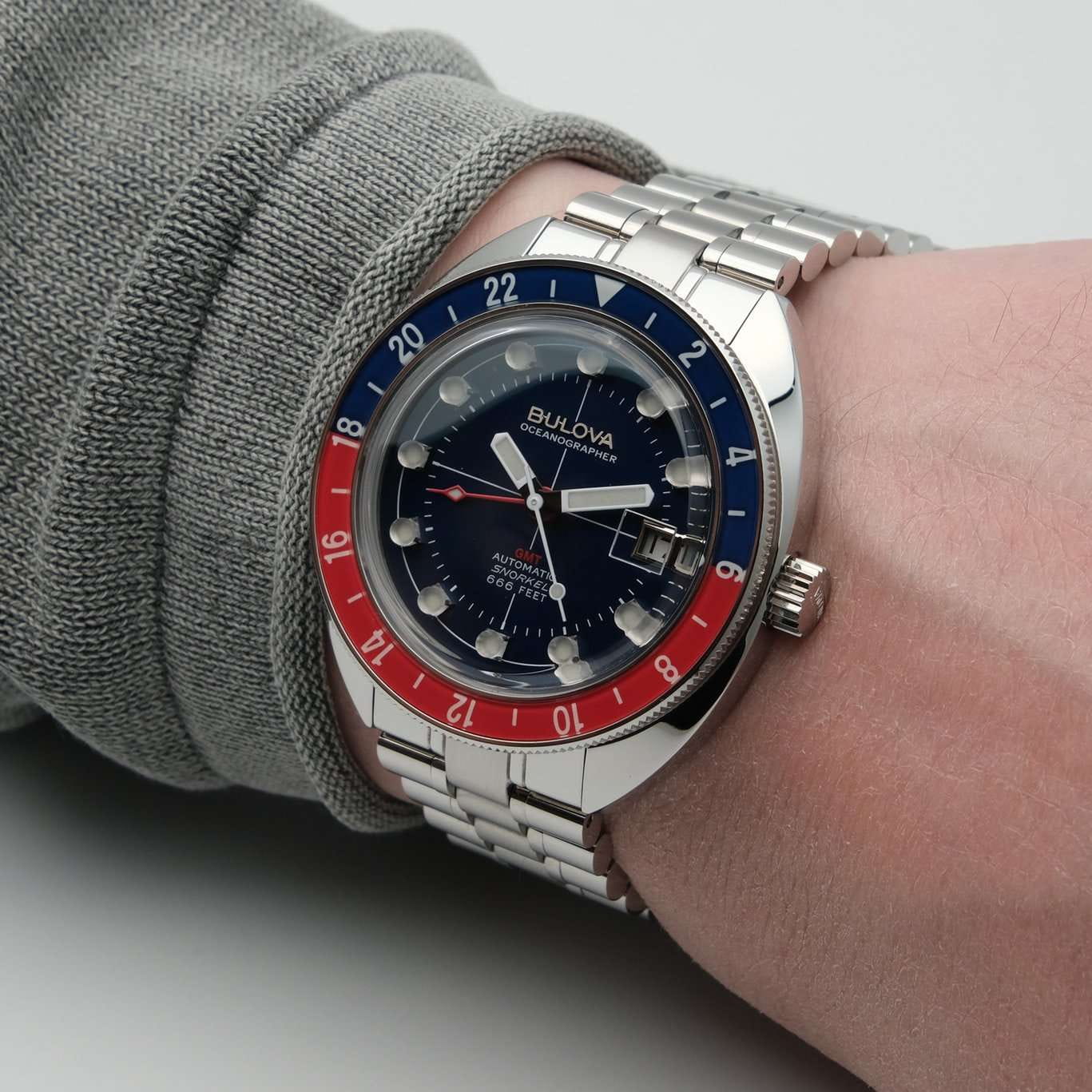 Bulova 96B405 мужские часы застежка крупным планом