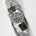 Hamilton H70535061 наручные мужские часы застежка крупным планом