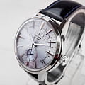 Бежевый Seiko Seiko Presage SSA343J1 на белом фоне — вид анфас