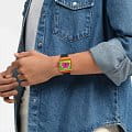 Swatch Swatch Square Bioceramic Standard SO34Z101 кварцевые женские часы часы, крупный план цветной циферблат