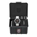 Luminox XL.3359.SET наручные мужские часы застежка крупным планом